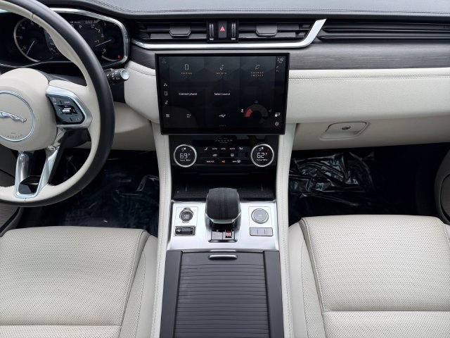 Used 2023 Jaguar F-PACE S AWD/4WD image 15