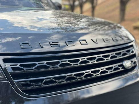 Used 2017 Land Rover Discovery HSE image 14