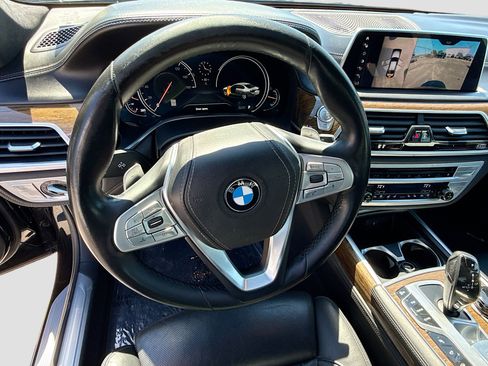 Used 2019 BMW 750i xDrive w/ Executive Package AWD/4WD image 40