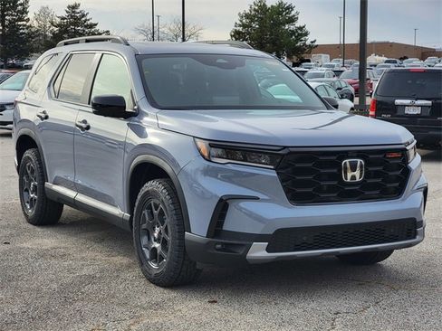 New 2025 Honda Pilot TrailSport image 8