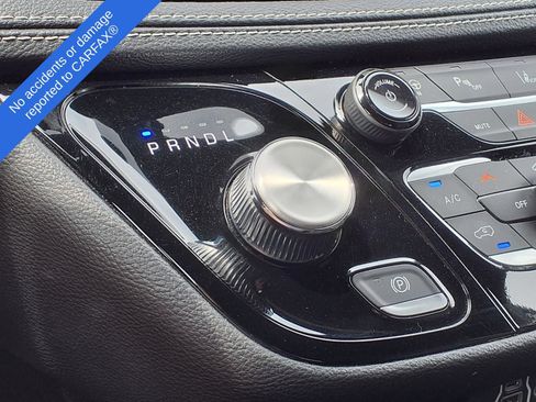 Used 2024 Chrysler Pacifica Limited FWD image 25