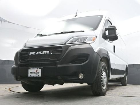 Used 2025 RAM ProMaster 2500 w/ Convenience Group image 32