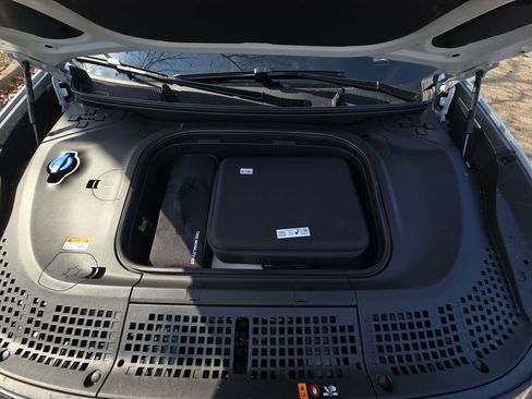 New 2026 Hyundai Ioniq 9 Limited w/ Tow & Go Package AWD/4WD image 31