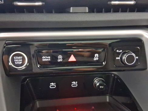 Used 2025 Audi Q5 Premium Plus w/ Premium Plus image 17