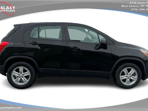 Used 2020 Chevrolet Trax LS image 4