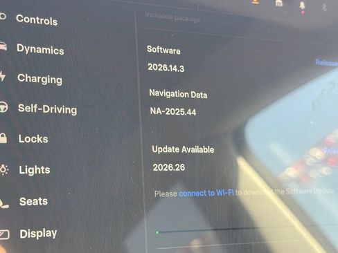 Used 2024 Tesla Model Y Long Range AWD/4WD image 28