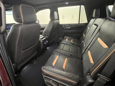 Used 2023 GMC Yukon AT4 AWD/4WD image 6