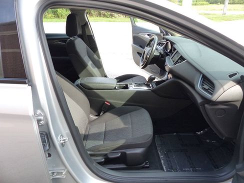 Used 2019 Buick Regal Preferred w/ Driver Confidence Package I FWD image 42
