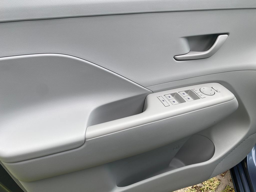 Certified 2024 Hyundai Kona SEL FWD image 31