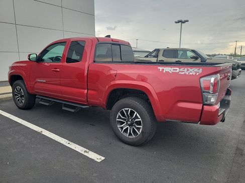 Used 2022 Toyota Tacoma TRD Sport w/ TRD Premium Sport Package image 3