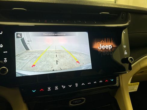 New 2026 Jeep Grand Cherokee Limited image 24