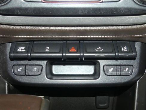Used 2016 GMC Canyon SLT w/ Driver Alert Package AWD/4WD image 35