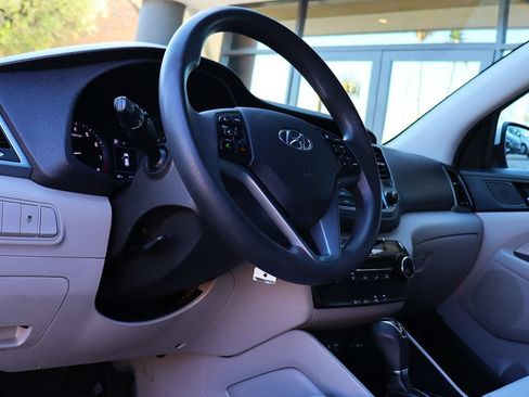 Used 2017 Hyundai Tucson SE w/ SE Popular Package 02 FWD image 39