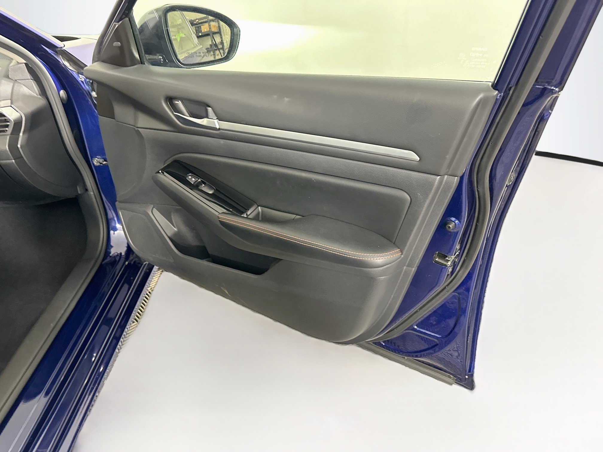 Used 2024 Nissan Altima 2.5 SR FWD image 30