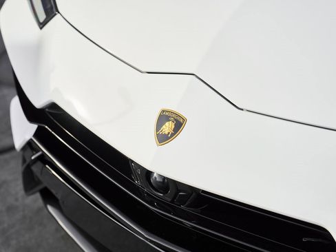 Used 2024 Lamborghini Urus Performante image 7