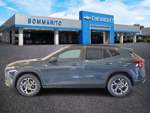 New 2026 Chevrolet Trax LT FWD image 2
