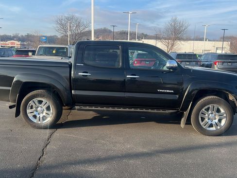 Used 2014 Toyota Tacoma 4x4 Double Cab w/ Limited Package image 4