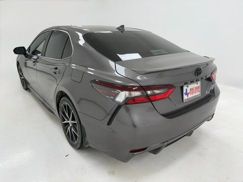 Used 2023 Toyota Camry SE w/ Convenience Package image 7