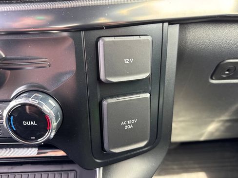 Used 2025 Ford F150 Raptor AWD/4WD image 27