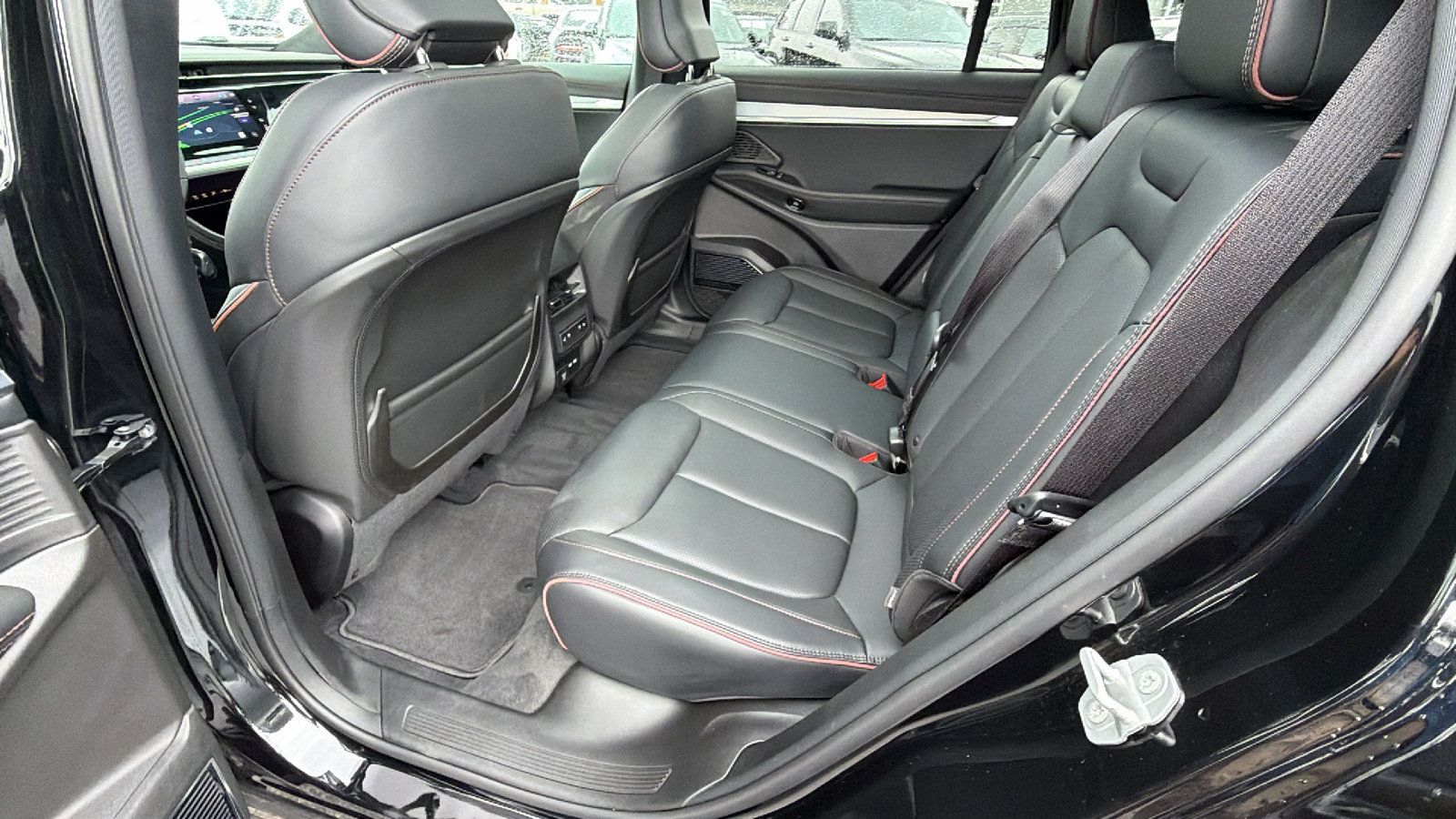 Used 2024 Jeep Wagoneer Launch Edition AWD/4WD image 23