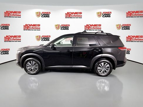 Certified 2024 Nissan Pathfinder SV w/ Black Appearance Package image 13