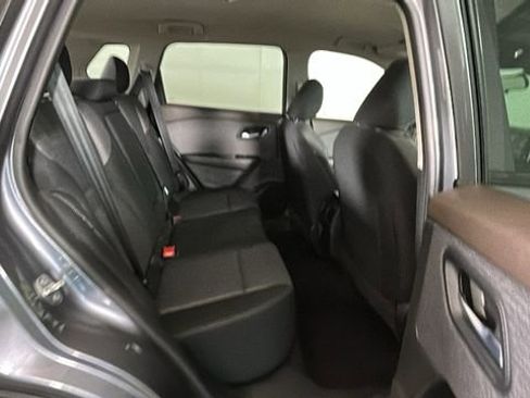 Used 2023 Nissan Rogue SV AWD/4WD image 30