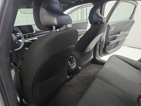 Used 2024 Hyundai Ioniq 6 SE RWD image 14