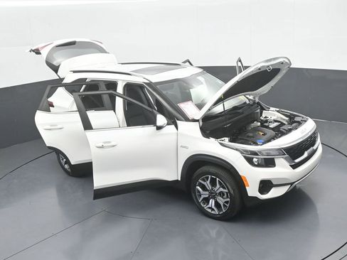 Used 2023 Kia Seltos EX image 74