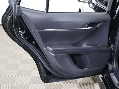 Used 2024 Toyota Camry SE image 23