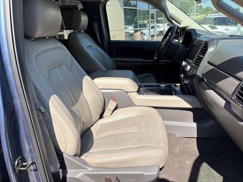 Used 2019 Ford Expedition Limited w/ Equipment Group 302A RWD image 34