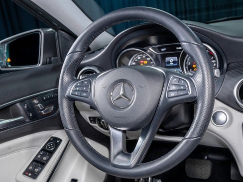 Used 2020 Mercedes-Benz GLA 250 image 18