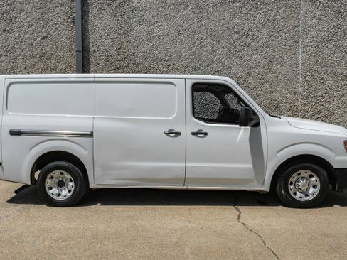 Used 2013 Nissan NV 2500 S w/ Side Curtain Airbag Pkg image 9