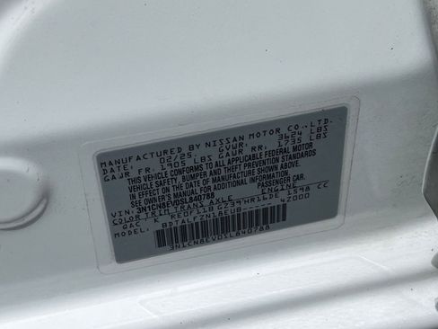 Used 2025 Nissan Versa SV FWD image 28