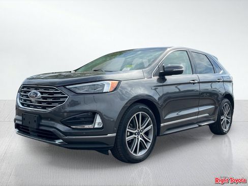 Used 2019 Ford Edge Titanium w/ Equipment Group 301A FWD image 2