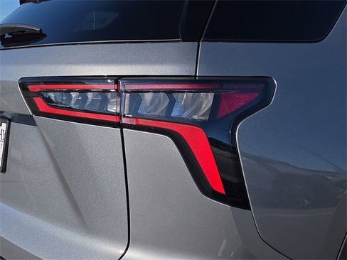 New 2026 Chevrolet Equinox LT w/ Convenience Package II image 11