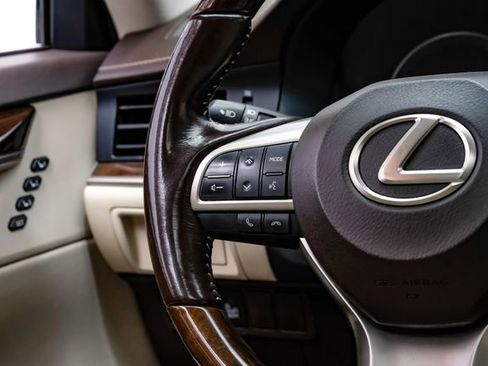 Used 2016 Lexus ES 350 w/ Luxury Package w/Wood Trim FWD image 21