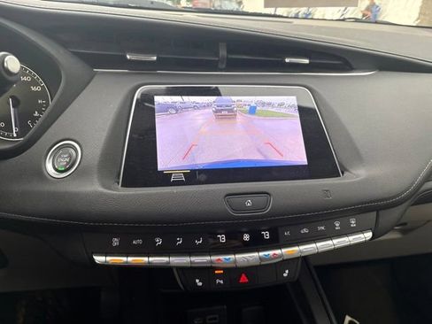 Used 2019 Cadillac XT4 Luxury w/ Cold Weather Package AWD/4WD image 15