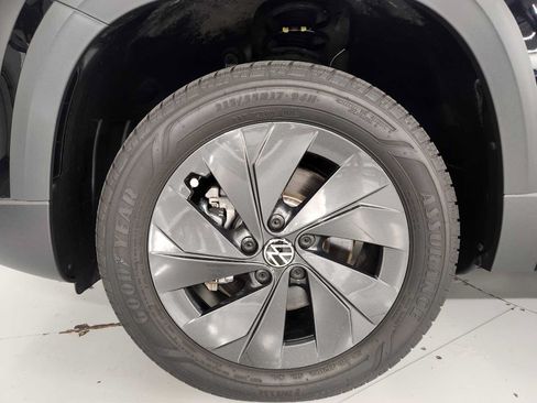 Used 2025 Volkswagen Taos S FWD image 8