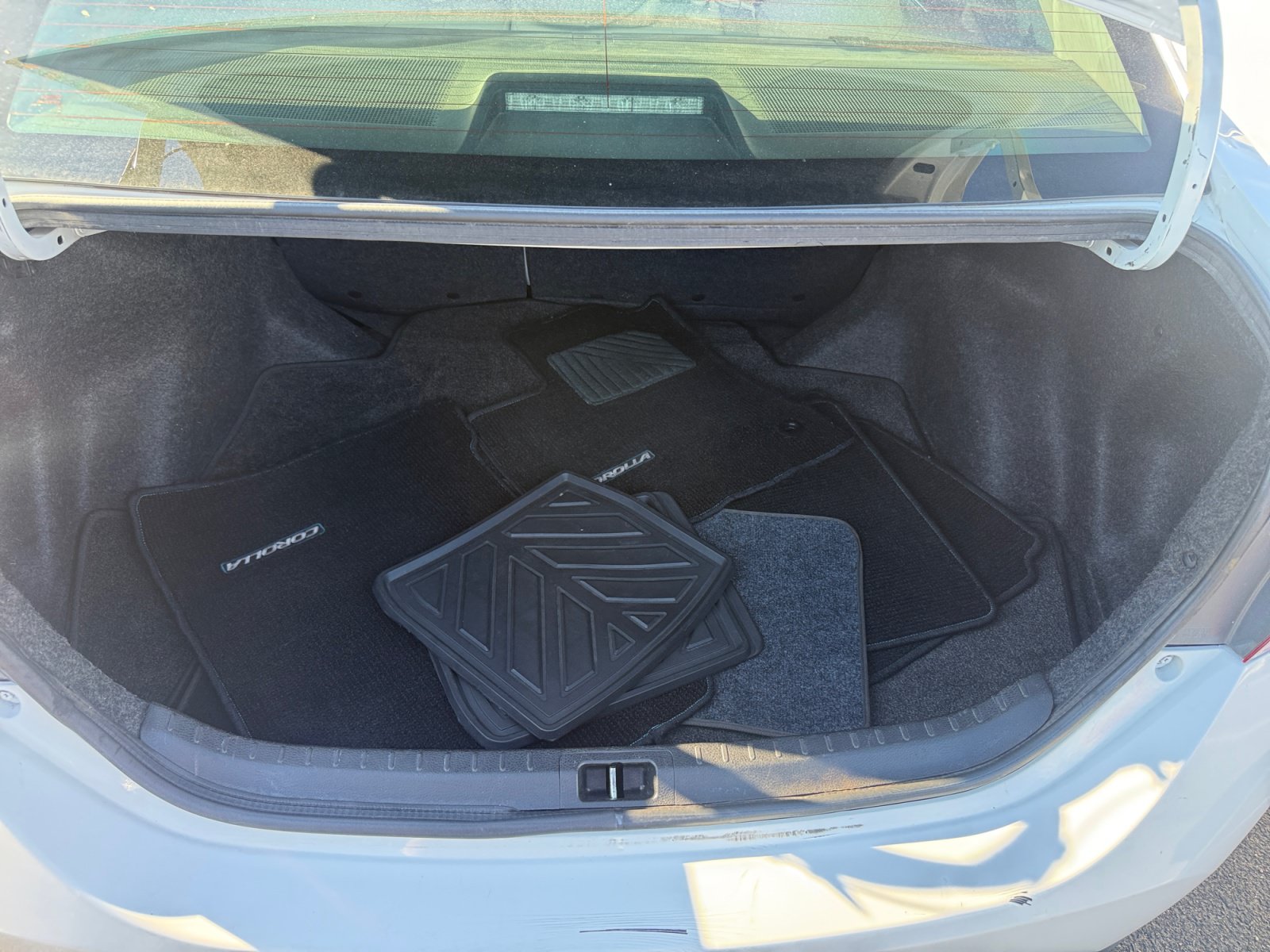 Used 2016 Toyota Corolla L FWD image 29