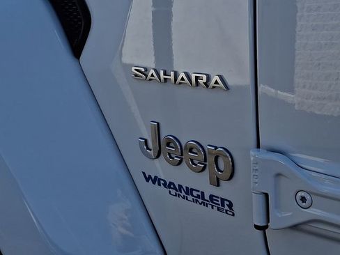Used 2022 Jeep Wrangler Unlimited Sahara w/ Cold Weather Group image 30