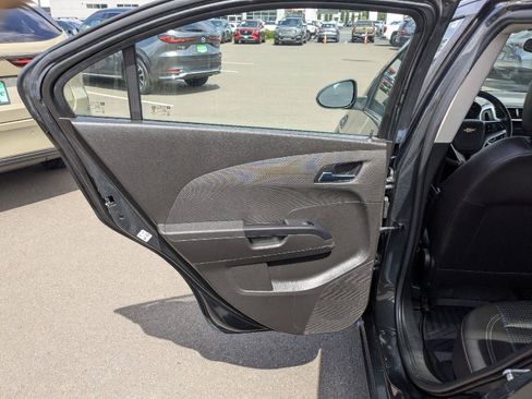 Used 2020 Chevrolet Sonic Premier FWD image 11