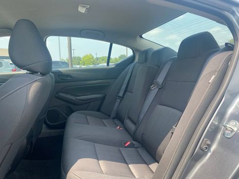 Used 2024 Nissan Altima 2.5 SV FWD image 23