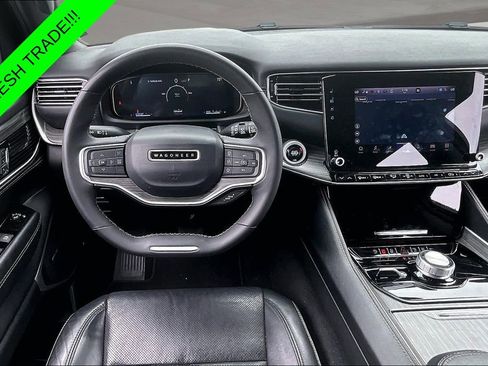 Used 2024 Jeep Wagoneer L Series II w/ Flexible Seating Group AWD/4WD image 8