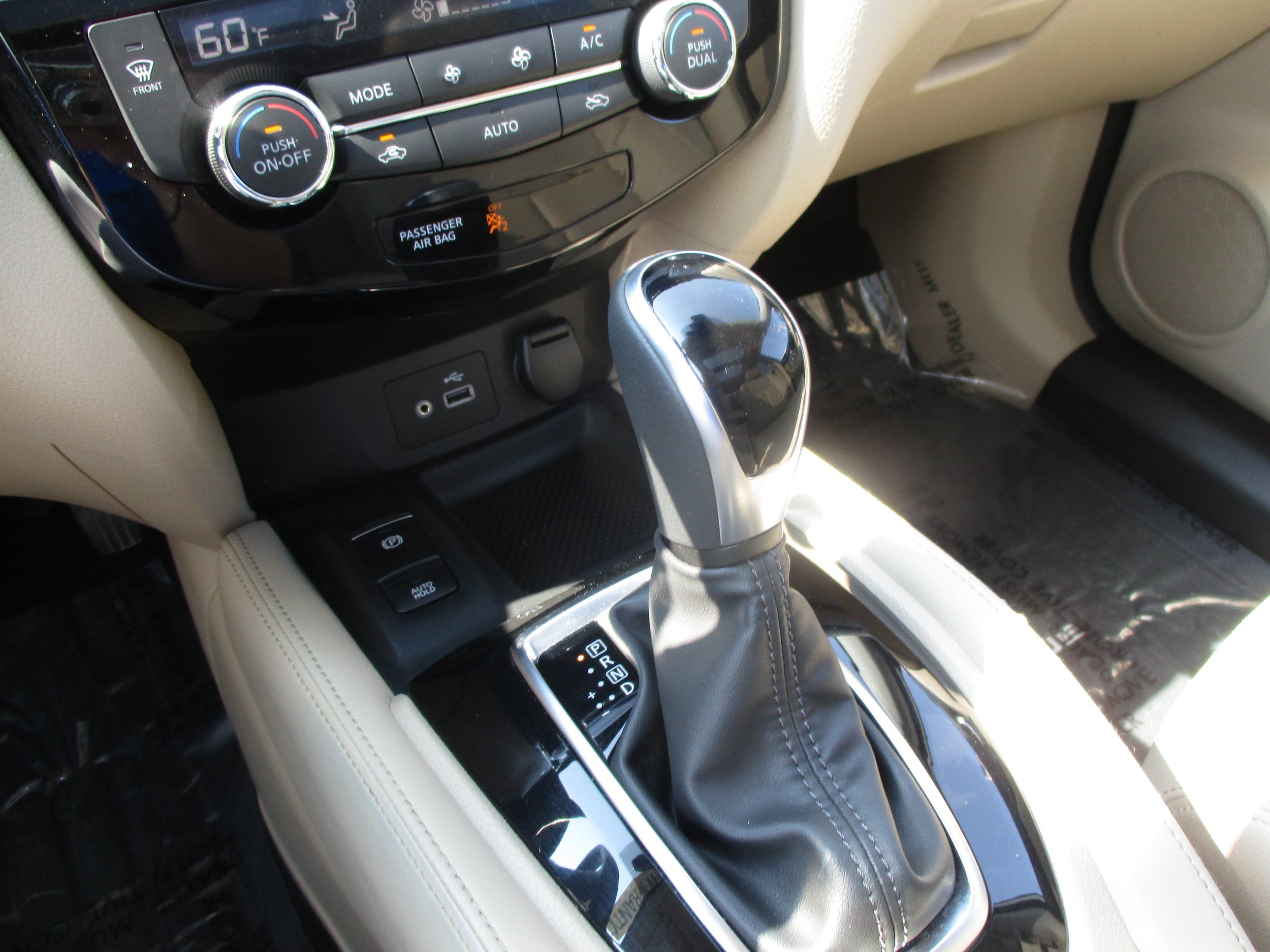 Used 2020 Nissan Rogue SL w/ Premium Package AWD/4WD image 26