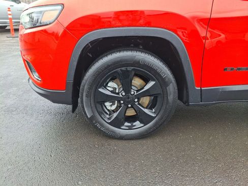 Certified 2021 Jeep Cherokee Latitude Plus AWD/4WD image 28