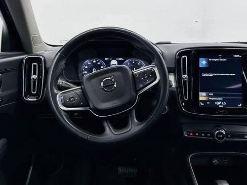 Used 2022 Volvo XC40 T5 Momentum AWD/4WD image 18