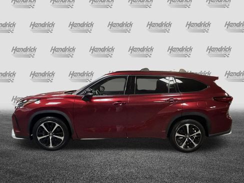 Used 2022 Toyota Highlander XSE FWD image 7