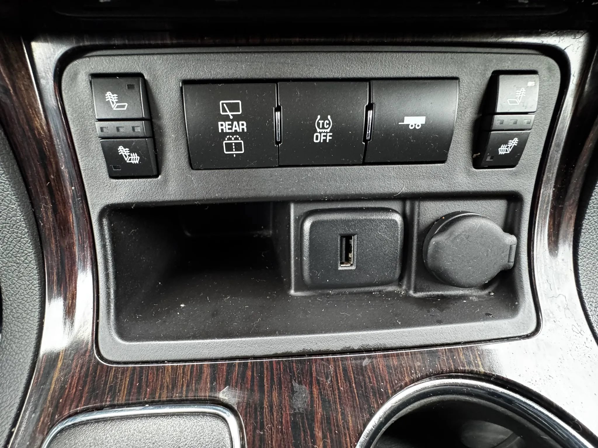 Used 2017 Chevrolet Traverse LT w/ Style and Technology Package FWD image 16