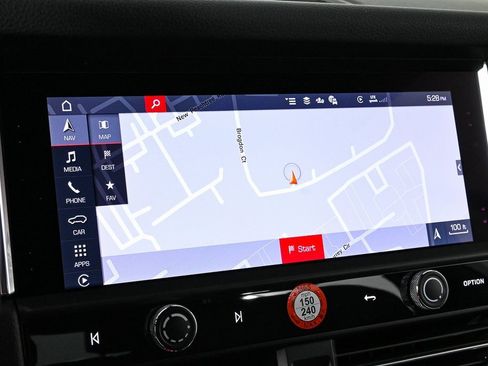 Certified 2025 Porsche Macan AWD image 15