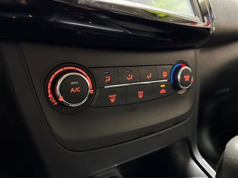 Used 2019 Nissan Sentra S image 27